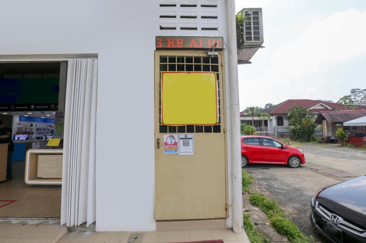 Oyo 90162 Aj Hotel Kuala Berang Exterior photo